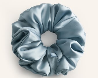 Oversized Mulberry Silk Scrunchie: Tangle-Free Hair Tie for Thick or Curly Hair