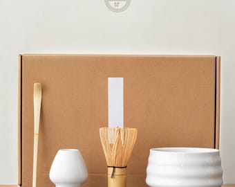 手作りリブ付き抹茶セット – 陶器製抹茶碗（茶碗）と竹製茶筅 – 日本の