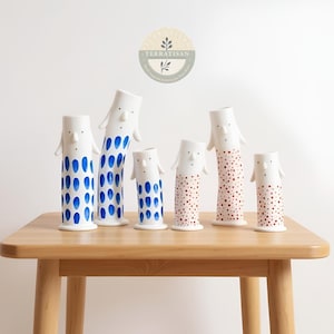 Handgemachte Polka Dot Keramik Vase | Rote oder Blaue Punkte, Gesichtsvase mit Ohren, Verspieltes Wohndekor in 3 Größen