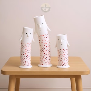 Handgemachte rote Polka Dot Keramikvase | Rote oder Blaue Punkte, Gesichtsvase mit Ohren, Verspieltes Wohndekor in 3 Größen