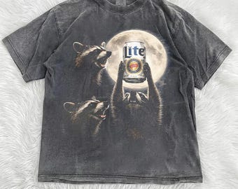 Raccoon Howling to the Moon Beer Shirt,90s Full Moon Shirt, Animal Graphic Tee, Vintage Retro Style, Night Drinking Vibe, Raccoon Lover