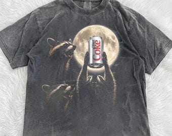 Raccoon Howling to the Moon Diet Coke Drinking Shirt,90s Full Moon Shirt, Funny Meme Genz Dank Raccoon,Raccoon Lover,Animal Meme Graphic Tee