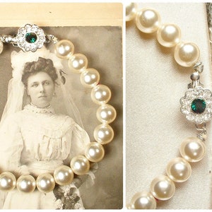 Vintage Ivory Glass Pearl & Emerald Rhinestone Bridal Bracelet, Single Strand Cream Pearls Silver Green Clasp, Gatsby 1920s Wedding 1950s image 1