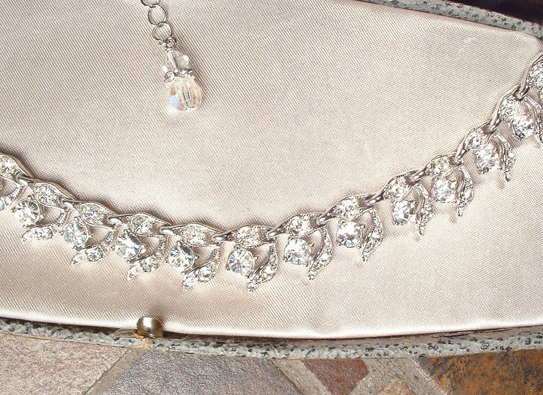 PRISTINE Vintage DESIGNER Art Deco Rhinestone Bridal Necklace,Wedding Paste Crystal Choker,Silver Leaf Link Statement 1940s 1950s Dainty Bib image 4