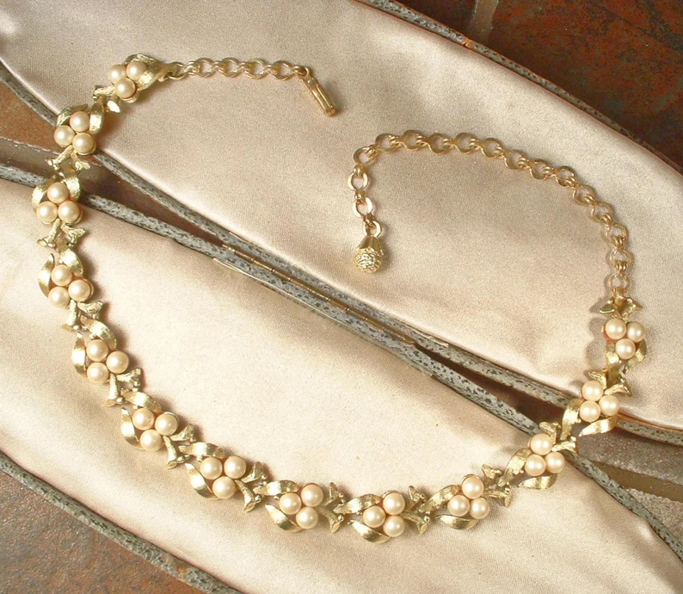 Trifari Gold Leaves and Pearls Necklace - Etsy
