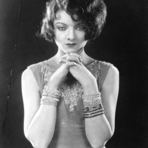 Antique Art Deco Paste Rhinestone Bridal Bracelet, Vintage 1930s Wide Crystal Leaf Link Bracelet, 1920s Wedding Great Gatsby/Rustic Chic image 9