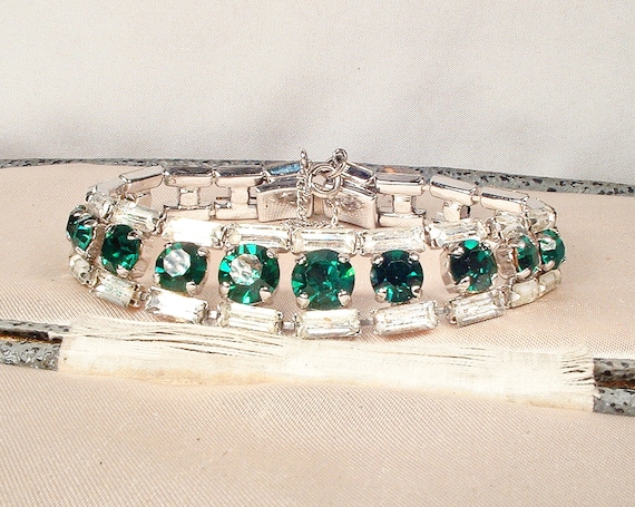 Vintage Art Deco Emerald Rhinestone Bracelet, Gre… - image 2