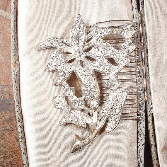 Broche Vintage Strass Style Art Déco Années 1920 - Argentée, Occasion - Pour Une Touche Rétro