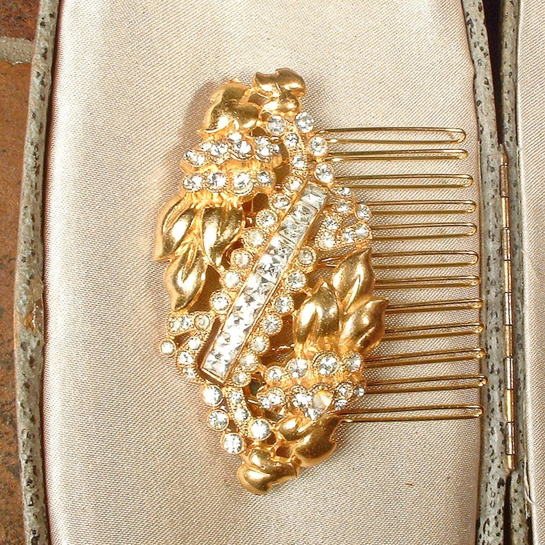 Peineta/broche vintage Art Déco con diamantes de imitación dorados, broche para fajín de vestido de novia/boda de los años 20, tocado de cristal estilo Gatsby Flapper. Regalo perfecto. imagen 1