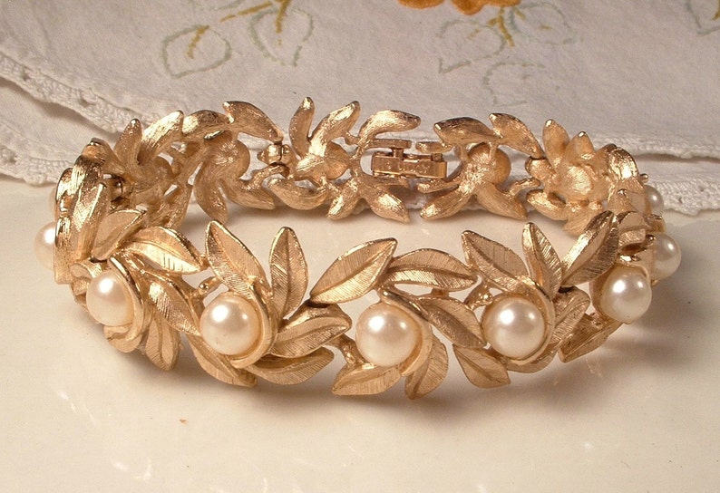 PRISTINE Vintage Ivory Pearl Gold Leaf Bridal Bracelet Lacy image 0.