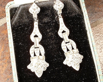 Vintage jaren 1940 Art Deco Franse pasta Strass lange Flapper Dangle Oorbellen, zilveren drop kroonluchter jaren 20 bruids/bruiloft schroef op stokbrood