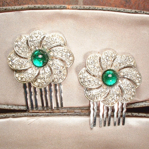 ANTIQUE 1920s Emerald Green Art Deco Hair Comb Pa… - image 1