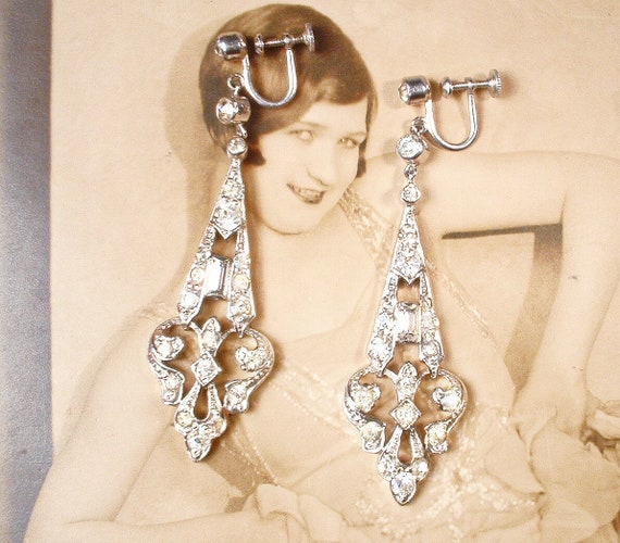 ANTIQUE 1930s Long Art Deco Earrings, Silver Pend… - image 1