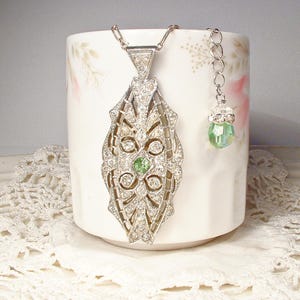 ANTiQue 1920s Art Deco Peridot Green Rhinestone Pendant Necklace, Silver Filigree Crystal Edwardian Bridal Vintage Gatsby Wedding Apple Gift