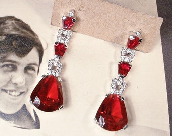 PRISTINE Vintage Rubin Rot Kristall & Paste Strass Flapper Statement Ohrringe, Lange Silber Dangle/Tropfen Gatsby Braut 1920s Hochzeit Pierced