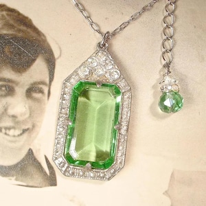 Vintage Art Deco Peridot Green Crystal/Rhinestone Necklace,ANTIQUE 1920s Silver Pendant Paste Bridal Edwardian Gatsby Apple Light Green Gift