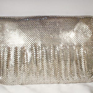 Pochette Whiting Davis in rete argentata, in condizioni perfette, con strass, stile Art Déco, glamour vecchia Hollywood, borsa da sera/matrimonio vintage, borsa a mano anni '40. immagine 5