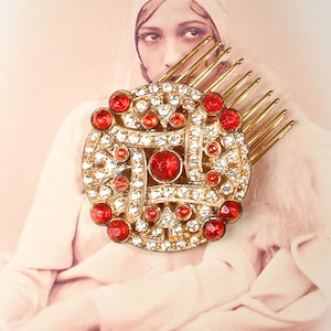 Antique 1920s Dark Red Rhinestone Gold Bridal Hair Comb, Small Vintage Art Deco Dress Clip to 1920 Wedding Headpiece Gatsby Flapper Gift