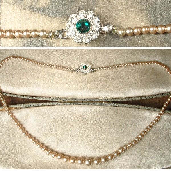 Vintage 1940s EMeRaLD/Champagne Ivory Glass Pearl Necklace Rhinestone Clasp,Art Deco Choker Single Strand Bridal,Wedding Something Old Green