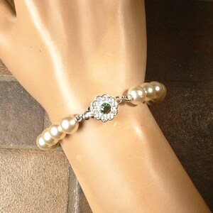 Vintage Ivory Glass Pearl & Emerald Rhinestone Bridal Bracelet, Single Strand Cream Pearls Silver Green Clasp, Gatsby 1920s Wedding 1950s image 8