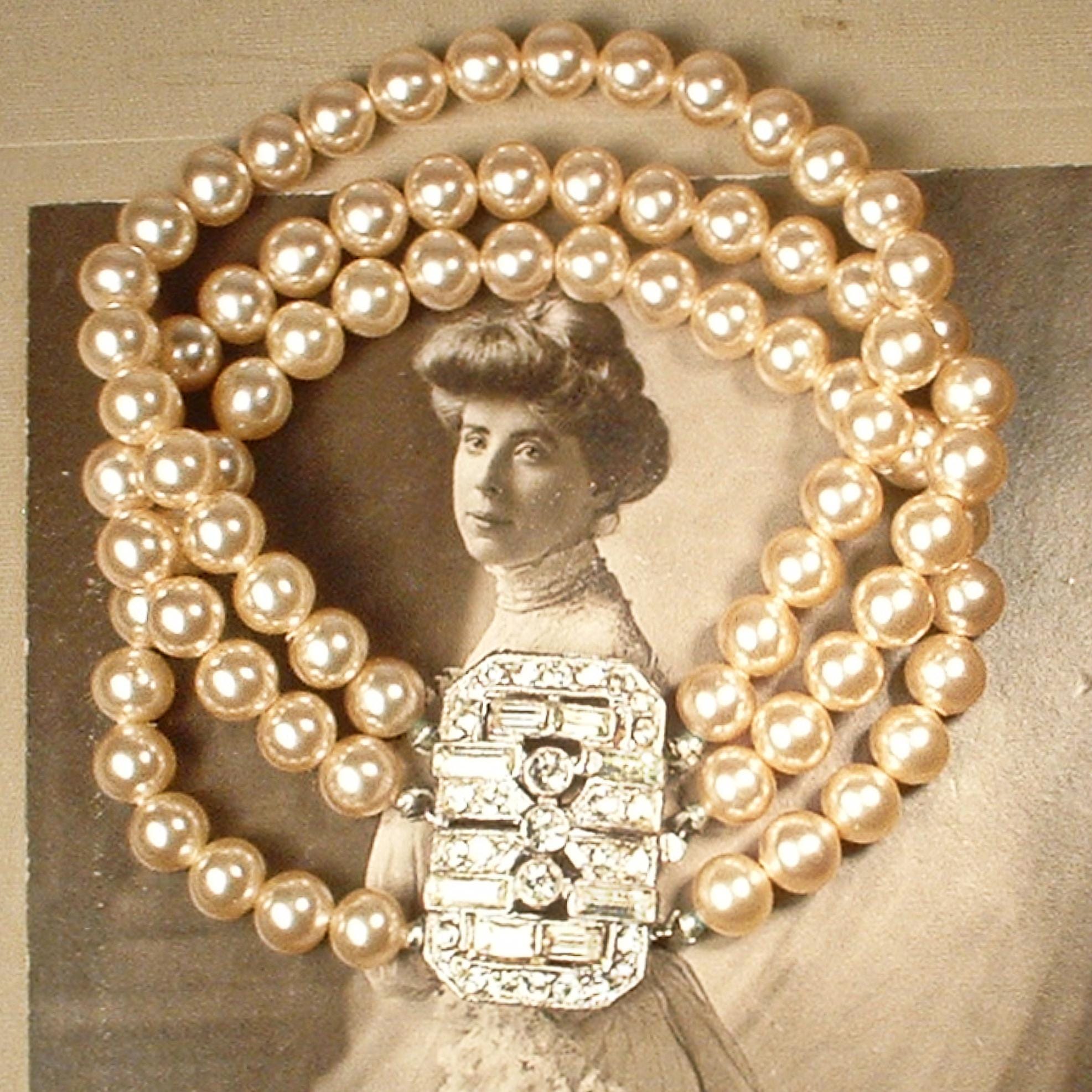 White Pearl Necklace 3-Strand Faux Pearl Necklace Set 1920s