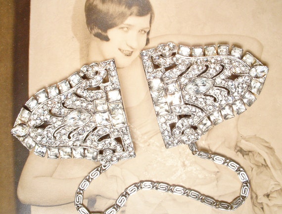 ANTIQUE Art Deco Crystal Rhinestone Bridal Bolero Wrap Shrug Fur Clip  Pair,1920s Winter Wedding Paste Silver Sweater Dress Clips 1930s Cape 