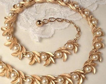 Vintage Gold Glass Ivory Pearl Necklace, Leaf Link Bridal Necklace, Garden Wedding Statement Choker