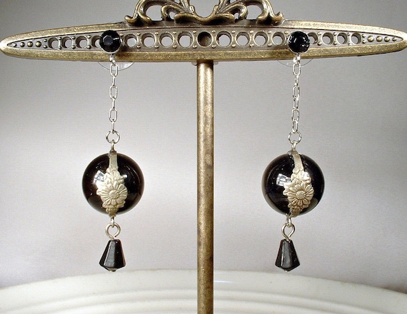 Antique Art Deco Black Onyx POOLS of LIGHT Earring