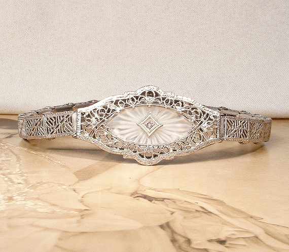 Camphor glass shop bracelet