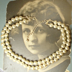 Vintage KJL Glasperlenkette, Multi Zwei 2 Strang Creme Elfenbein Gold Braut/Hochzeit Statement Einstellbar Choker etwas Altes