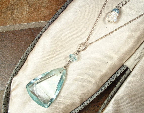 ANTiQue Art Deco Aqua Cut Crystal Pendant Necklac… - image 3