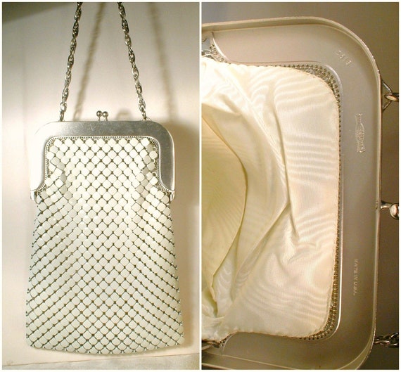 PRISTINE Vintage Art Deco Ivory/Off White Flapper