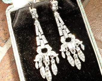 Vintage Art Deco kroonluchteroorbellen, kristallen strass hangertjes, bruidsoorbellen uit de jaren 1920, lange statement oorbellen in Gatsby-stijl, oude Hollywood glamour clip-on achterkant