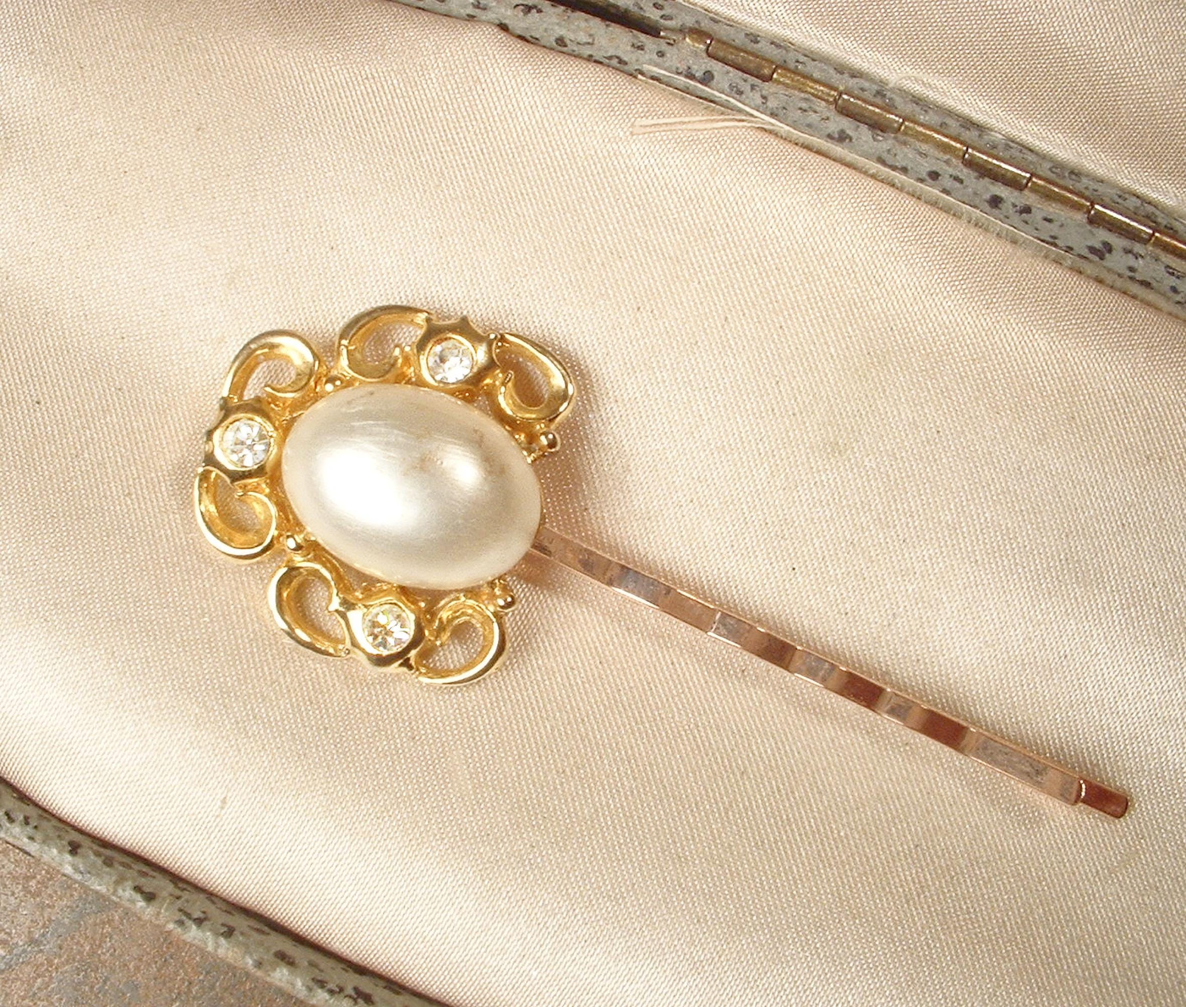 Vintage Hairpin Gold / Pearl Pair Vintage 1950s Gold Pearl Leaf Hair Pins — Vintage Hair  main image 4