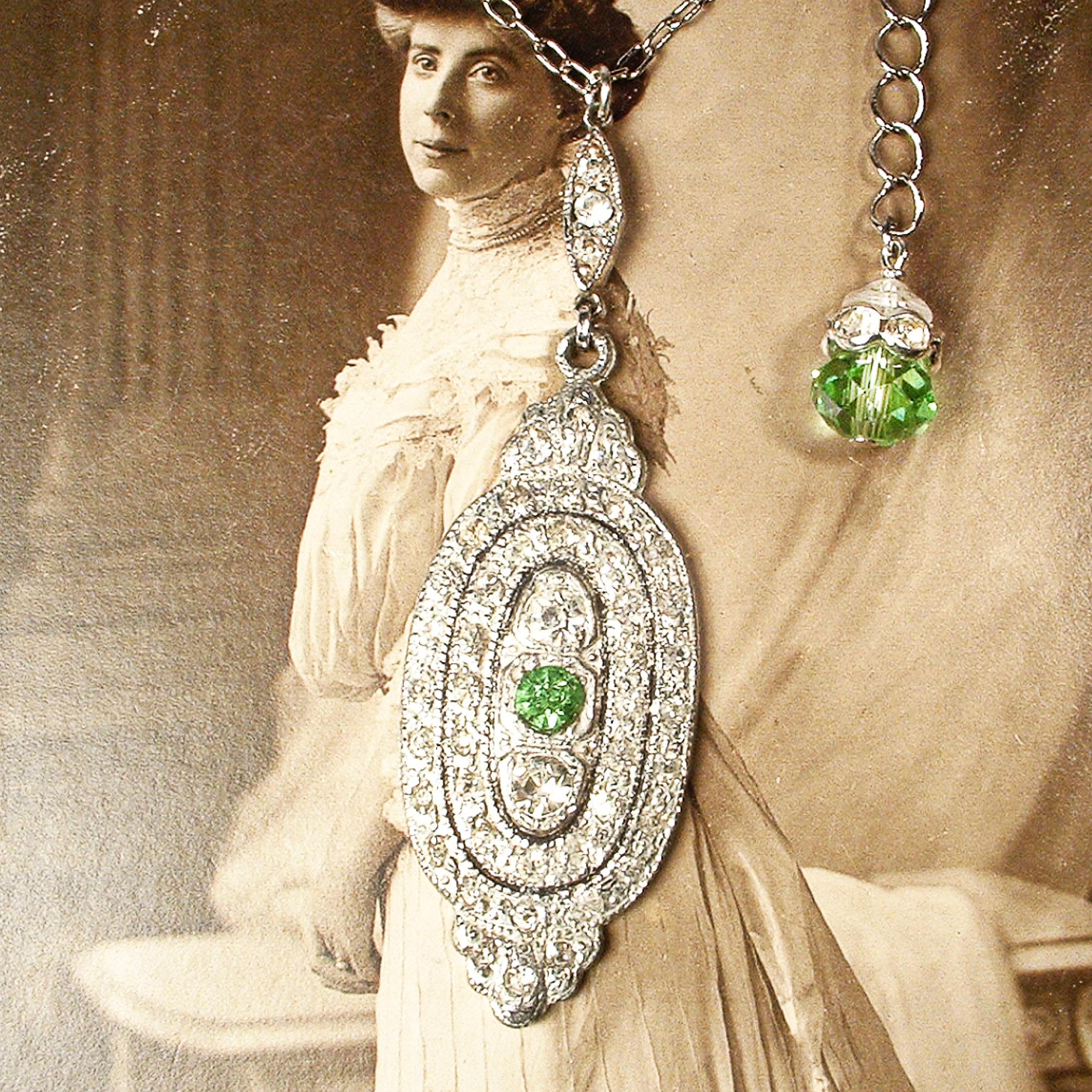 Antique 1920s Art Deco Peridot Green Crystal Rhinestone Pendant 
