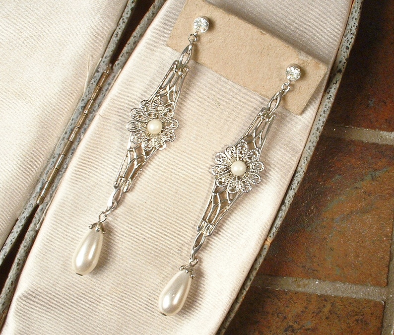 Vintage Art Deco Ivory Pearl Dangle Earrings,Long Silver Filigree Rhinestone Glass Pearl Drop Flapper 1920s Bridal/Wedding Statement Gift image 1