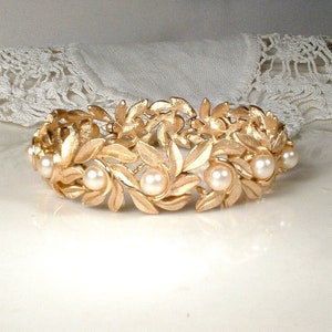 PRISTINE Vintage Glass Ivory Pearl Gold Leaf Bridal Bracelet, Lacy Brushed Gold Wide Link Pearl Jewelry,Modern Wedding 1960s 1970s Statement