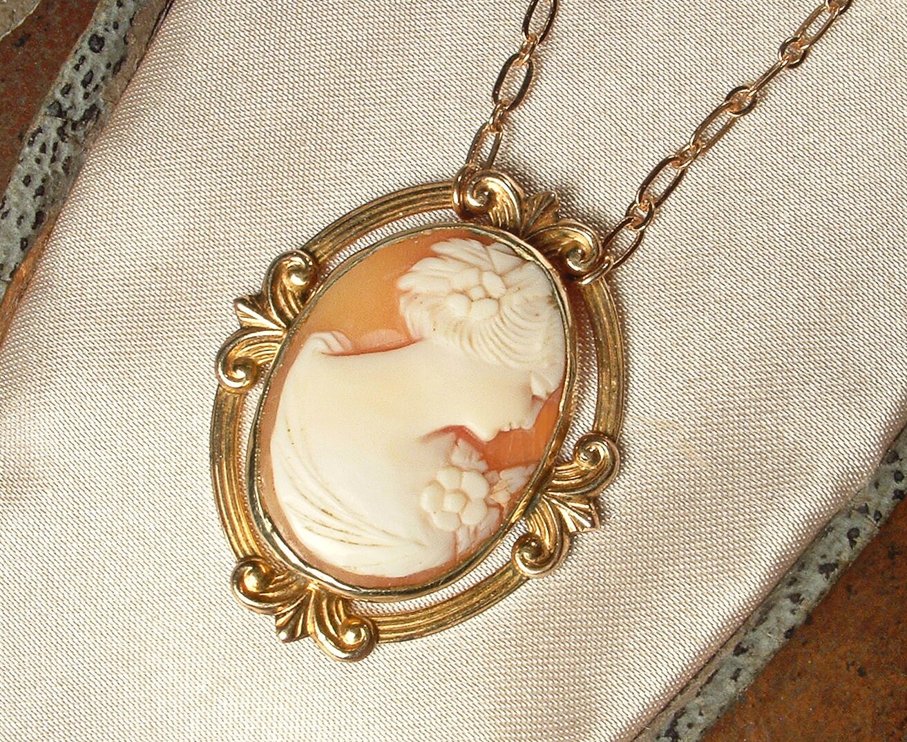 1930s Cameo Necklace - Etsy