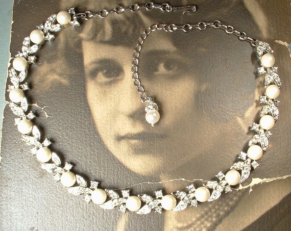 Vintage hollywood pearl necklace deals