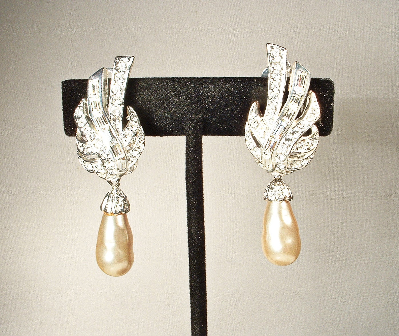 Carolee pearl earrings deals