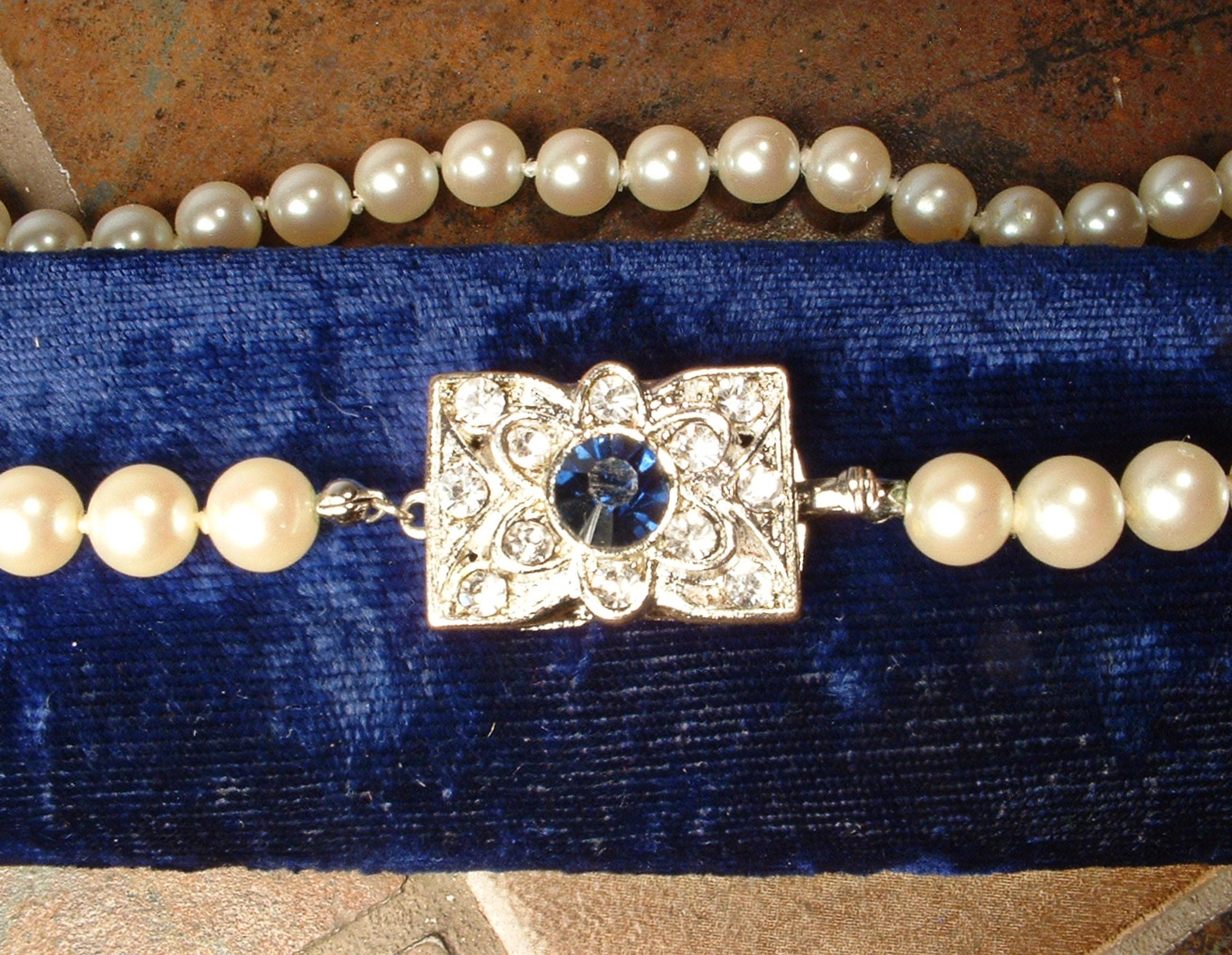 Collier Vintage En Perles De Verre Bleues - Fermoir Ancien, Bijou Original Des Années 1950