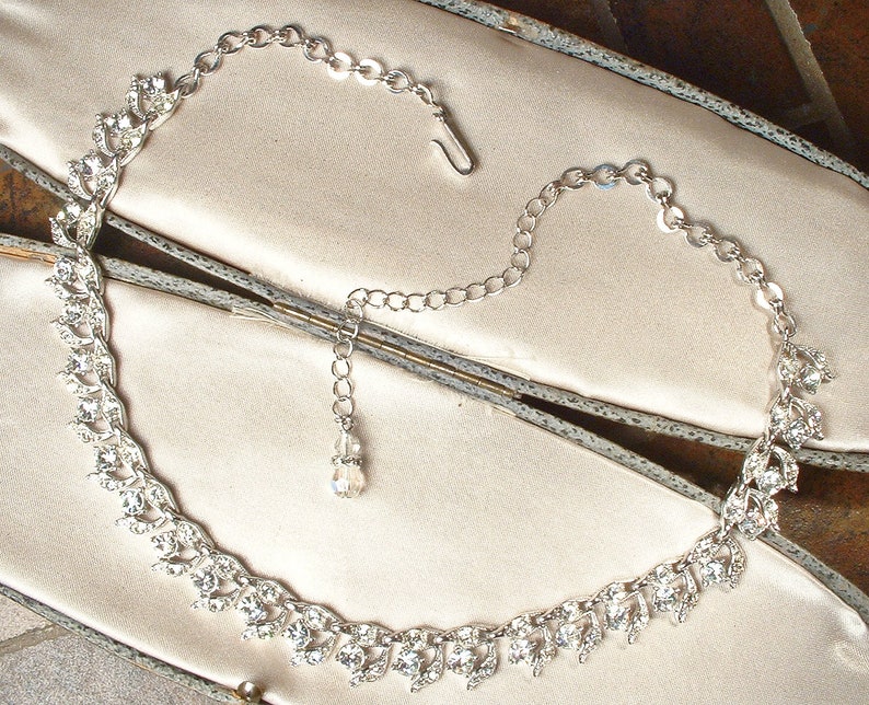 PRISTINE Vintage DESIGNER Art Deco Rhinestone Bridal Necklace,Wedding Paste Crystal Choker,Silver Leaf Link Statement 1940s 1950s Dainty Bib image 2