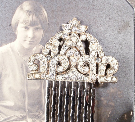 Vintage 1930s Art Deco Hair Comb/Wedding Dress Cl… - image 1