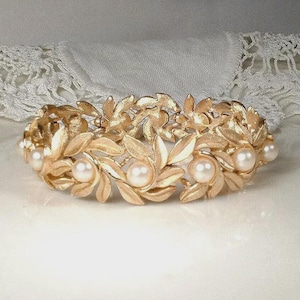 Vintage Glass Ivory Pearl Gold Leaf Bridal Bracelet, Lacy Wide Link Pearl Jewelry, Modern Wedding 1960s 1970s Something Old Gift PRISTINE
