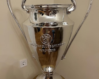Troféu inspirado na Liga dos Campeões | Decoração para bar esportivo | Presente para fã de futebol | 77 cm e 44 cm