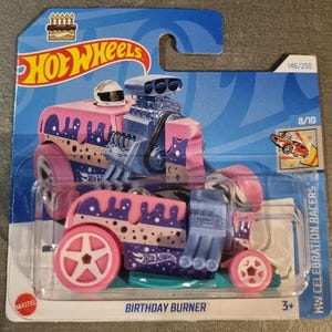 Hot Wheels Birthday Bruner - HW Celebration Racers 2024 - Carro colecionável 1:64 HTD83