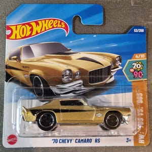 Hot Wheels '70 Chevy Camaro RS - HW '70s vs. '90s 2025 - 1:64 Sammelauto HYX03 US Cars