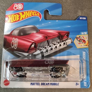 Hot Wheels Mattel Dream Mobile - HW Celebration Racers - 1:64 collectible car HYX42