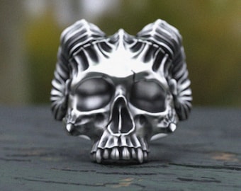 Oxidized Sterling Silver Horned Skull Ring: Gothic Biker Jewelry