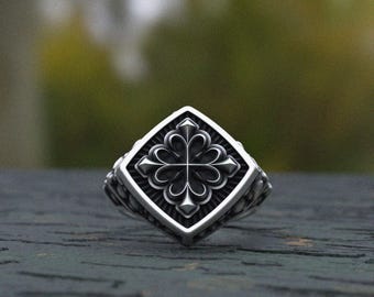 Sterling Silver Floral Cross Signet Ring: Medieval Knight Templar Style
